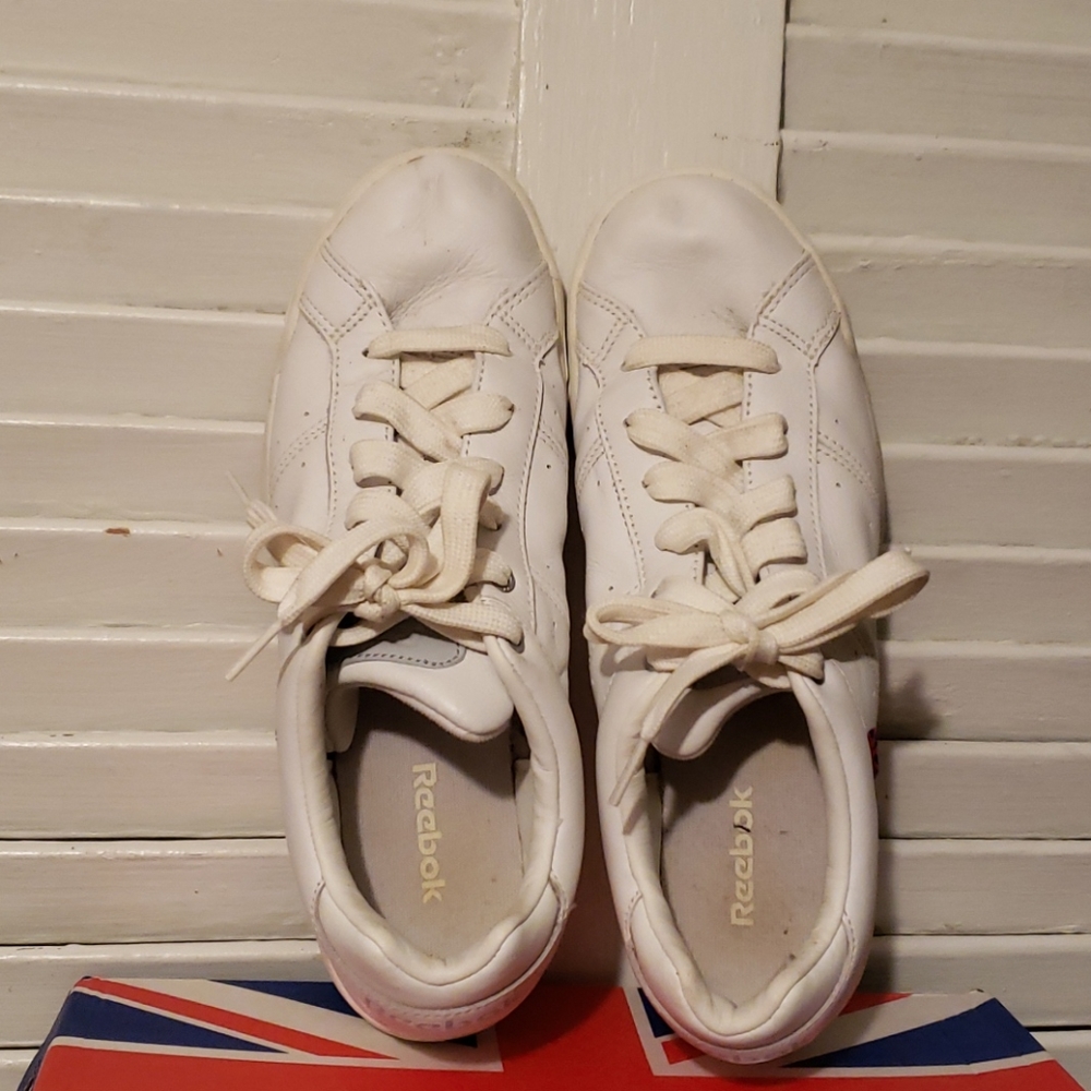 Classic Reebok Sneakers - Picture 4 of 7